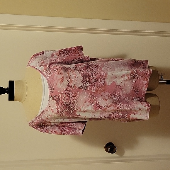 Bundle of 3: Laura Scott, Basic Editions and Time and Tru Short Sleeve Shirts - Picture 4 of 10